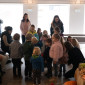 Die Kinder habe einen Erntedank-Auff&uuml;hrung gehalten. 