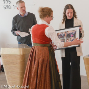 Pfarrerin Barbara Dietrich mit Nicole Specker und Matthias Wolf