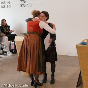 Pfarrerin Barbara Dietrich mit Vertrauensfrau Anne Holzapfel vom Kirchenvorstand